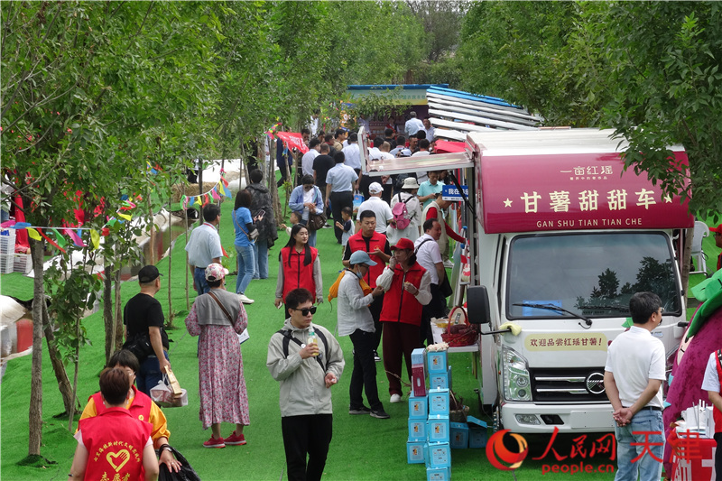 五大农文旅互动体验区吸引大批嘉宾和游客。人民网记者 孙一凡摄